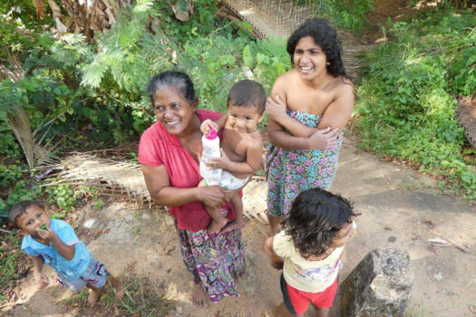 Sri Lanka - Een gezin in de jungle.