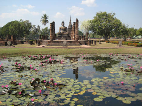 Thailand - ruine met vijver