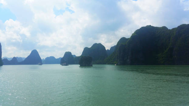 Halong Bay - Beautiful nature of Halong Bay