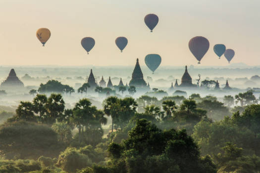 Bagan - Zonsopgang in Bagan, Myanmar