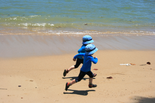 Thailand - in stereo over het strand in friendship beach Rawai Thailand