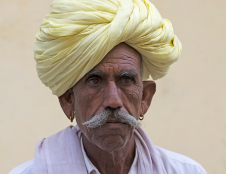 India - Kleurrijke local