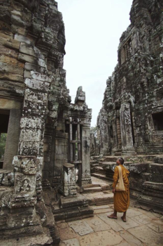 Cambodja - Monk in Angkor Wat, Cambodja