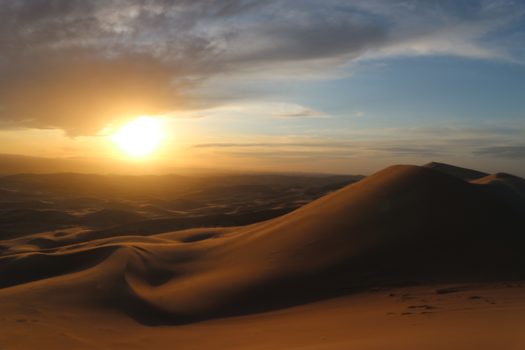 Mongolië - Zonsondergang op de hoogste duin in de Gobiwoestijn
