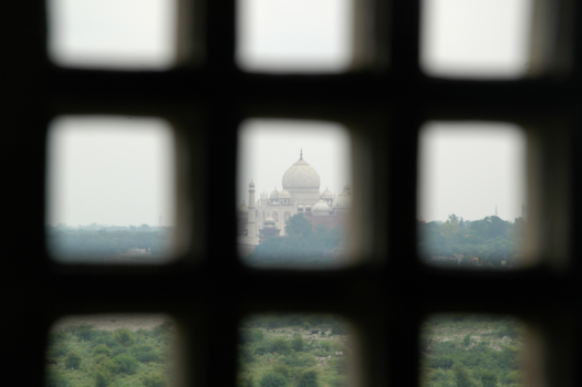 Taj Mahal - Zicht op tas kajak vanaf doet voor de tas mahal