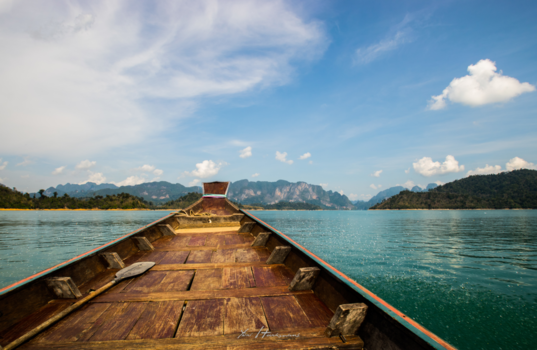 Rondreis Thailand in vier weken - Boot trip Khao Sok National Park