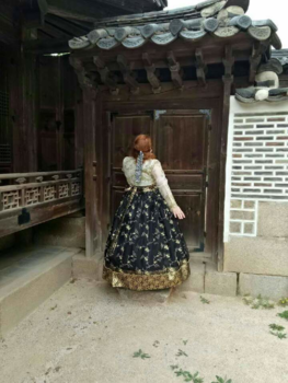 Zuid-Korea - Hanbok in Koreaanse tempel