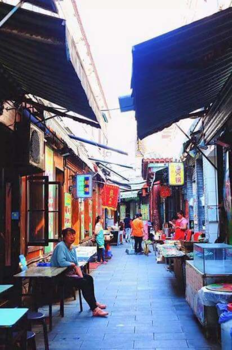 China - Qingdao zijstraat