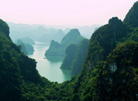Halong Bay - Beautiful World#Foto vanuit watervliegtuig