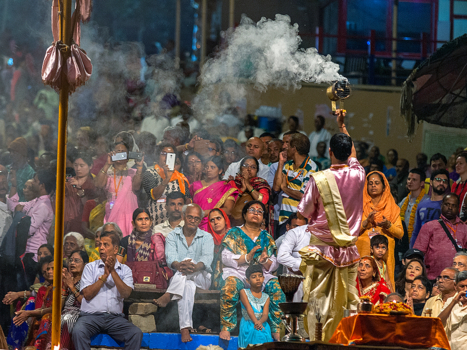 Varanasi - Rituele ceremonie aan de Ganges