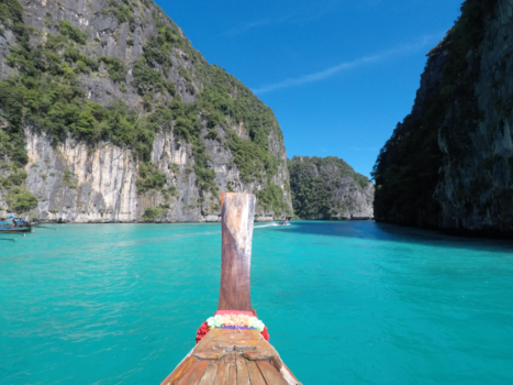 Koh Phi Phi - Relaxing on a longtailboot in Thailand!