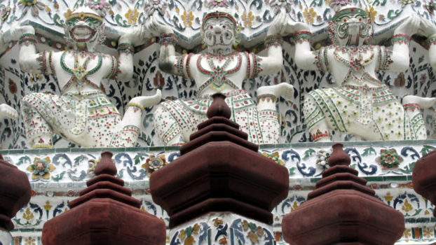 Thailand - Wat Arun, een smetteloos witte tempel in Bangkok