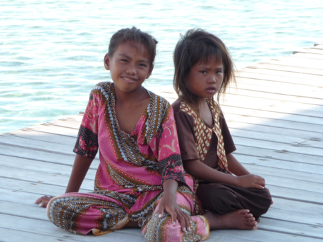 Perhentian Islands - Zee zigeuner kids Mabul Island, Borneo.