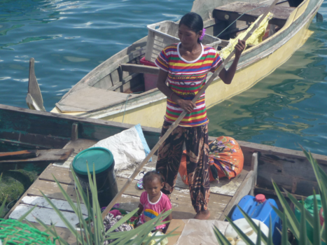 Rondreis door Maleisisch Borneo - Op weg naar de markt in Semporna...