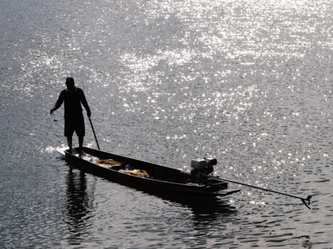 Rondreis Thailand in vier weken - BOAT ON THE RIVER KWAI