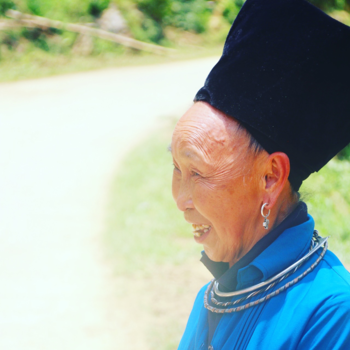 Rondreis Vietnam in vier weken - Mhong bergvolk oudste