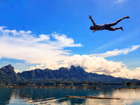 Thailand - Vliegen over Khao Sok National Park