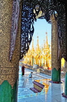 Yangon - Shwedagonpagoda in Yangon