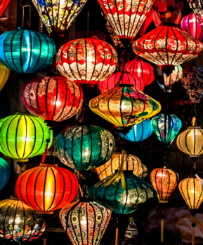 Rondreis Vietnam in twee weken - lampionnen te koop