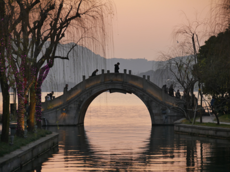 Hangzhou en West Lake - Beauty at Hanzhou bridge