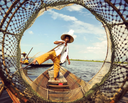 Inle Lake - Intha fishermen of Inle Lake