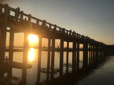 Myanmar - Ondergaande zon by u bride bridge