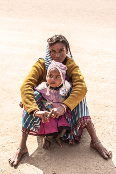 India - She looks right trough you!