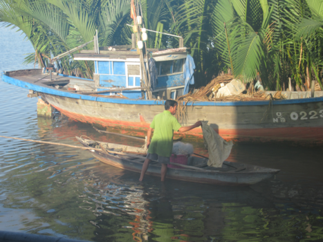 Vietnam - Lokale visser in Hoi An