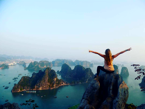 Halong Bay - Live with your arms wide open