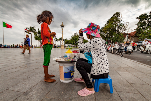 Phnom Penh - If only I had money..., Riverside, Phnom Penh, Cambodia