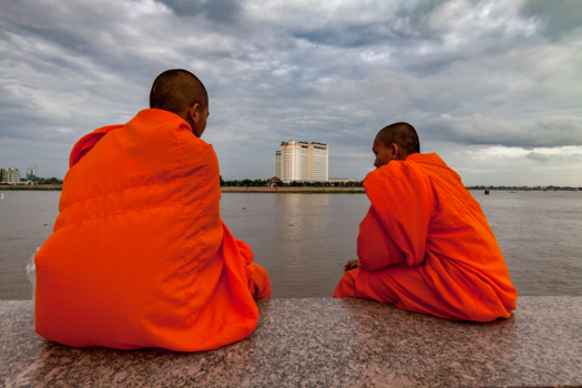 Phnom Penh - A little break from monk school - Riverside, Phnom Penh, Cambodia