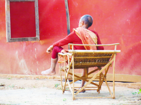 Myanmar - Relaxende monnik