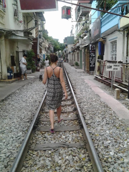 Rondreis Vietnam in vier weken - Train rails Hanoi