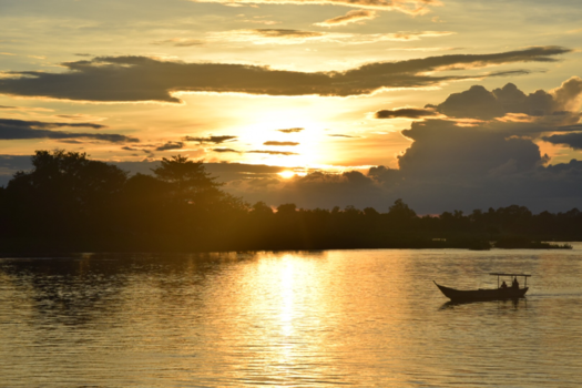 Laos - Zonsondergang over de Mekong vanaf het eiland Don Det (4000 islands)