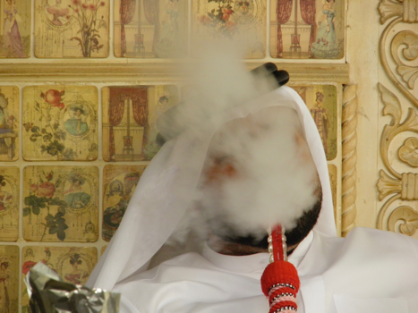 Dubai - In rook opgaan in de sisha lounge