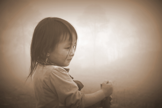 Vietnam - dromerig meisje in Sapa