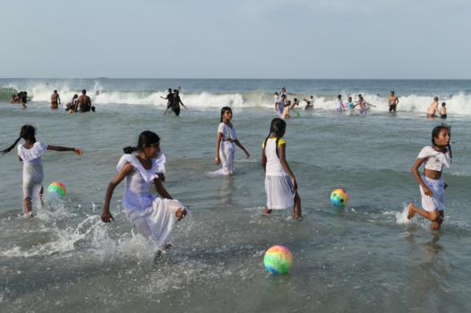 Sri Lanka - Girls having fun!