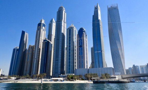 Dubai - Architectuur Dubai van af de boot