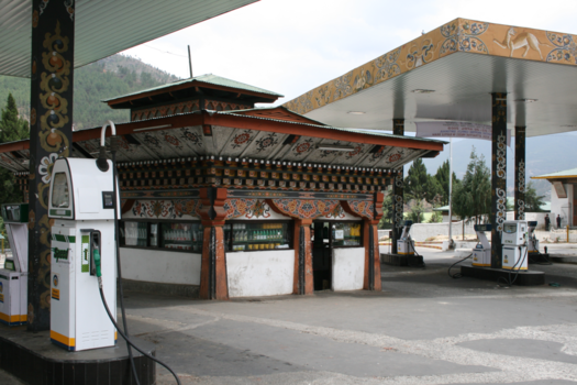 Bhutan - De mooiste benzinepomp ter wereld?