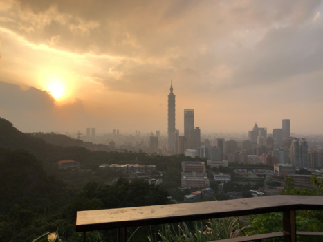 Taipei - Uitzicht op de Taipei 101 vanaf Tiger Mountain