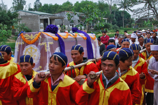 Vietnam - Begrafenis bij Hué