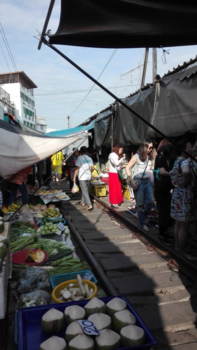 Thailand - Trainmarket nabij Bankok