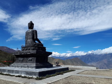 Nepal - Uitzicht over de Himalaya door de ogen van Boedha.