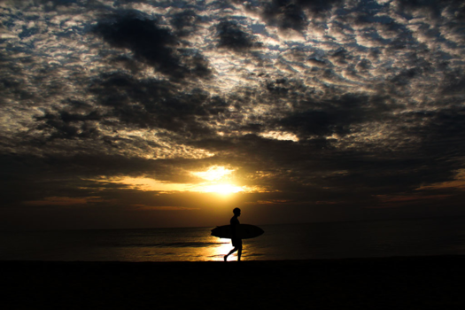 Sri Lanka - On his way to the early morning waves