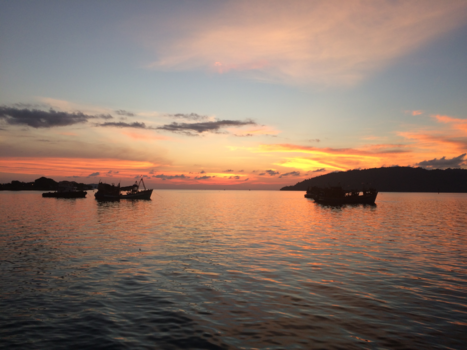 Maleisië - zonsondergang waterfront Kota Kinabalu