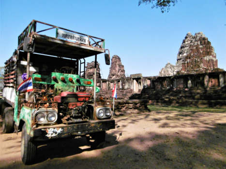 Rondreis Noord-Thailand - oud en nog ouder, roestbak bij Prasat Hin Phimae