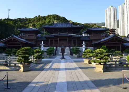 Hong Kong - Balance in a world of chaos