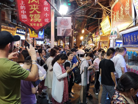 Xi’an - Iedereen in de rij voor een broodje roujiamo