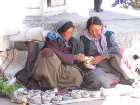 Ladakh - Marktvrouwen in Leh, Ladakh, India