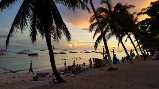 Filipijnen - Nagenieten van ondergaande zon na twee fantastische duiken.
